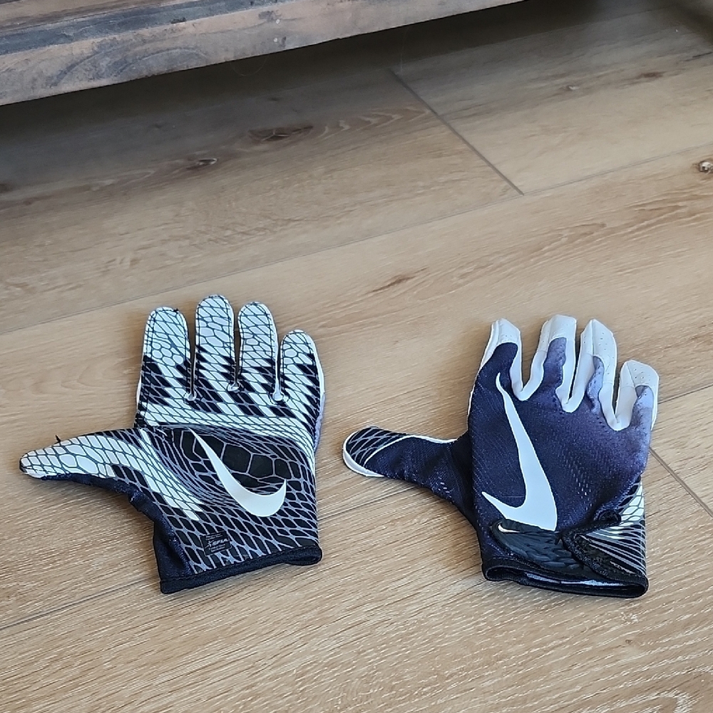 Nike football gloves, large
